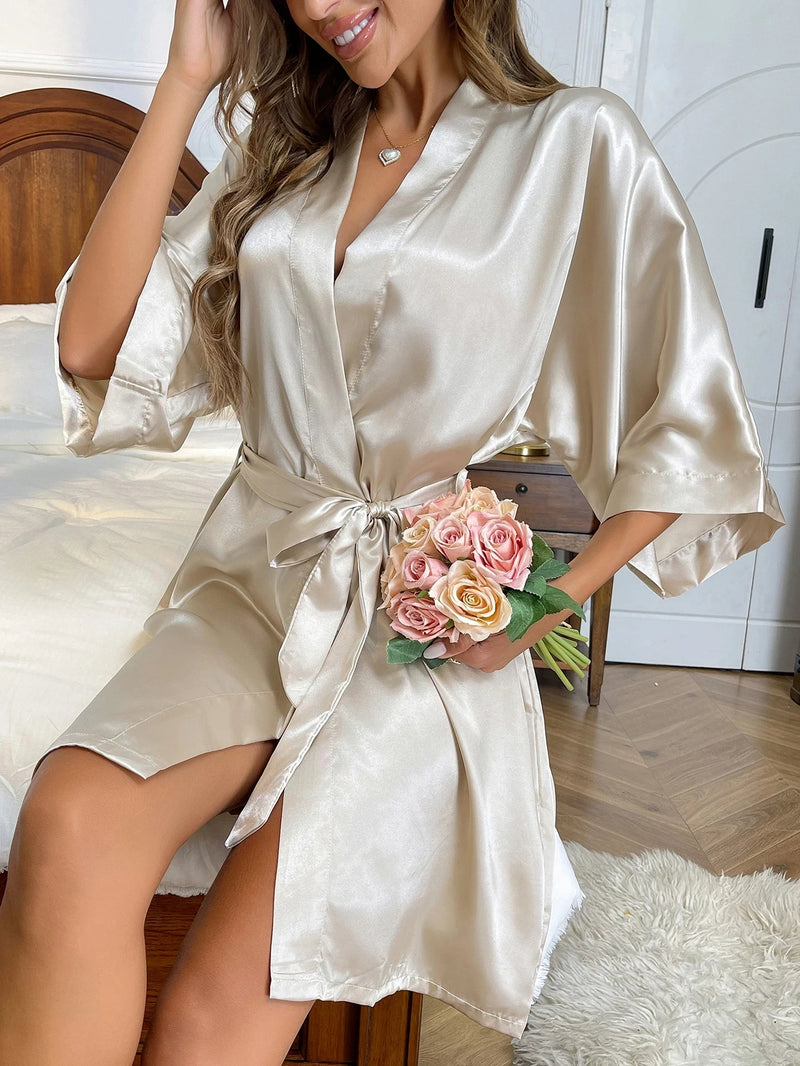 Hobe de Cetim Elegante Para Mulheres Divas.